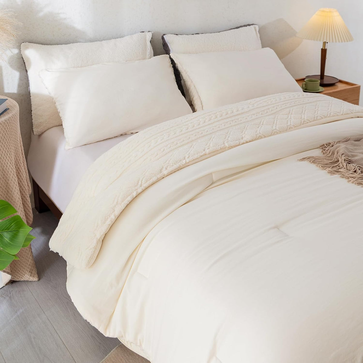White King Size Sherpa Fleece Down Alternative Comforter Set M1909